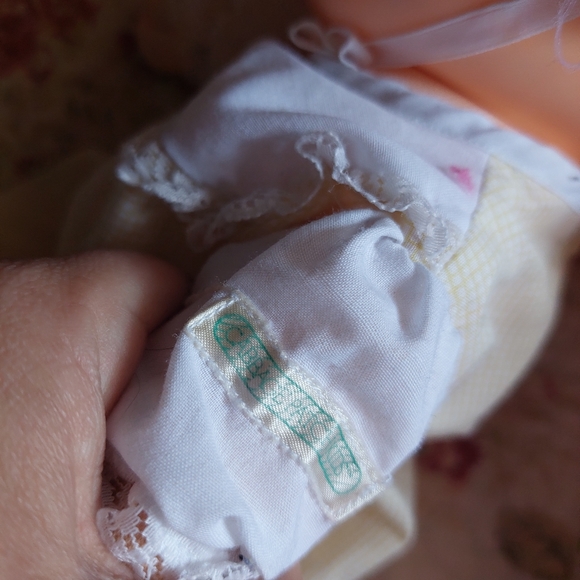 Adorable Vintage Cabbage Patch Kids Doll - Picture 4 of 7